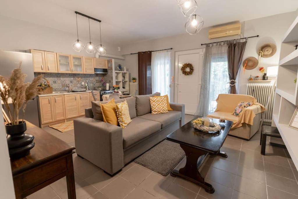 Elenis Cozy Apartment لاريسا المظهر الخارجي الصورة